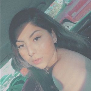 Meet your Posher, Alicia